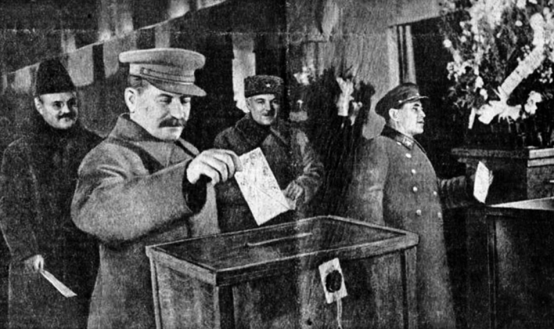 File:Stalin elezioni 1937.png