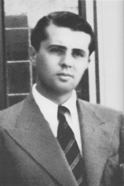 File:Enver Hoxha Bari 1939.jpg